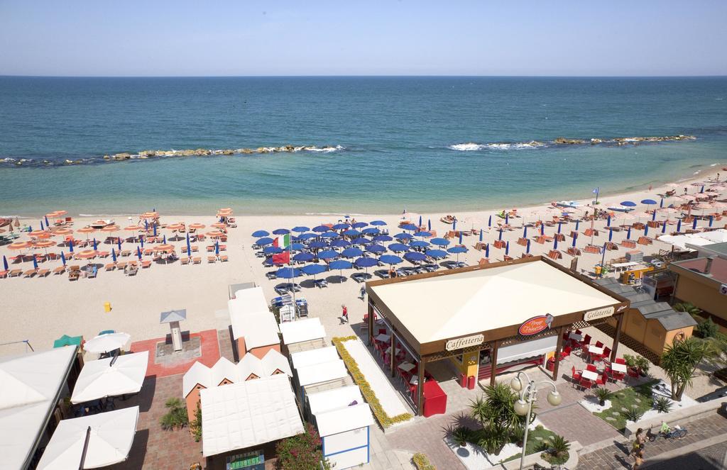 Bianchi Hotel & Residence Порто Реканати Стая снимка