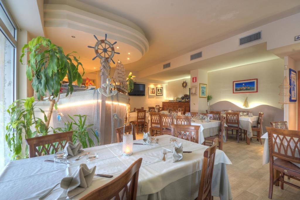 Bianchi Hotel & Residence Порто Реканати Екстериор снимка